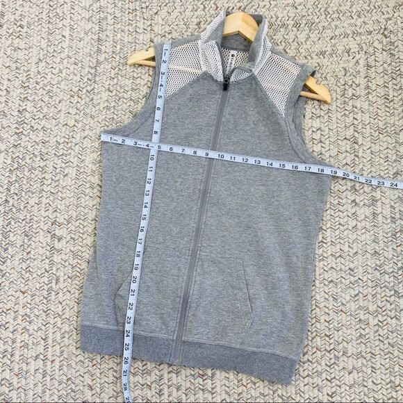 Fabletics Temecula gray zipper vest size small - Picture 5 of 7